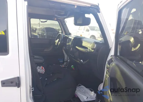 2015 Jeep Wrangler Unlimited Sport from USA, damaged, VIN 1C4BJWDG9FL760919